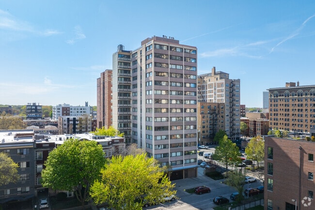 Brandon Shores Condominiums