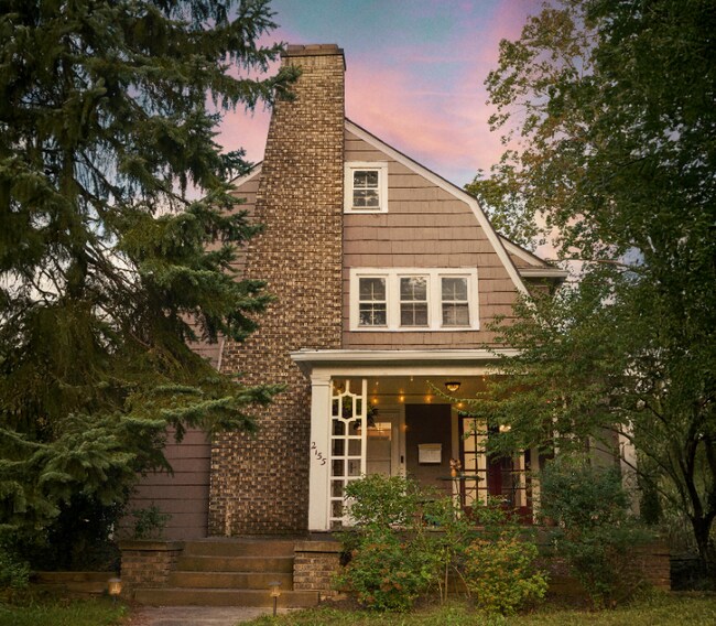 Foto del edificio - 2155 Middlefield Rd