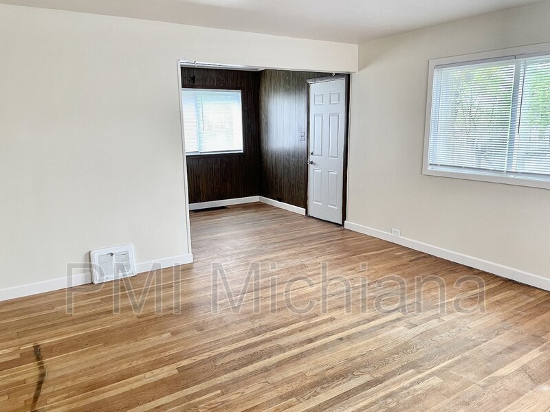 Primary Photo - 4422 Huron Cir
