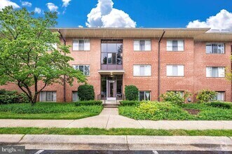 Building Photo - 10316 Rockville Pike