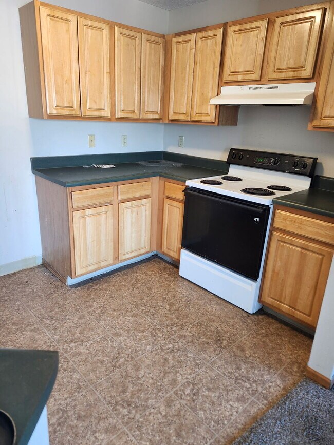 Foto del edificio - 3 Bedroom | 2 Bathroom 3rd Floor (Top Floor) Unit in Oelwein Available RIGHT NOW!