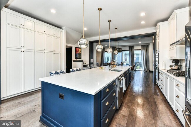 Building Photo - 42293 Ashmead Terrace