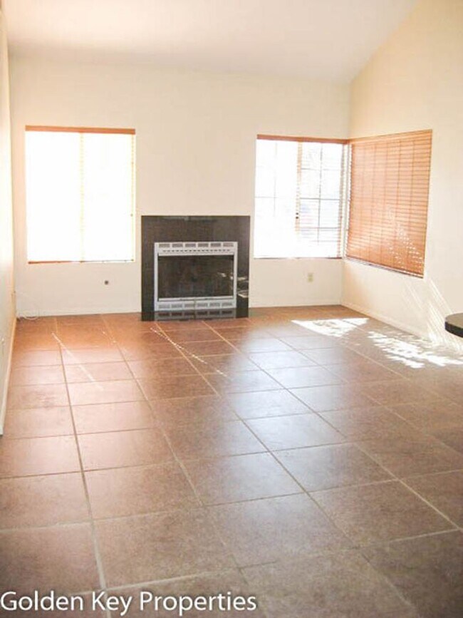 Building Photo - 350 Riverview Way