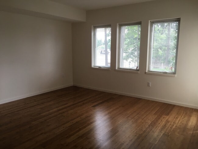 Interior Photo - Hilltop BP4