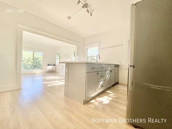 Building Photo - 400 N Ave 54