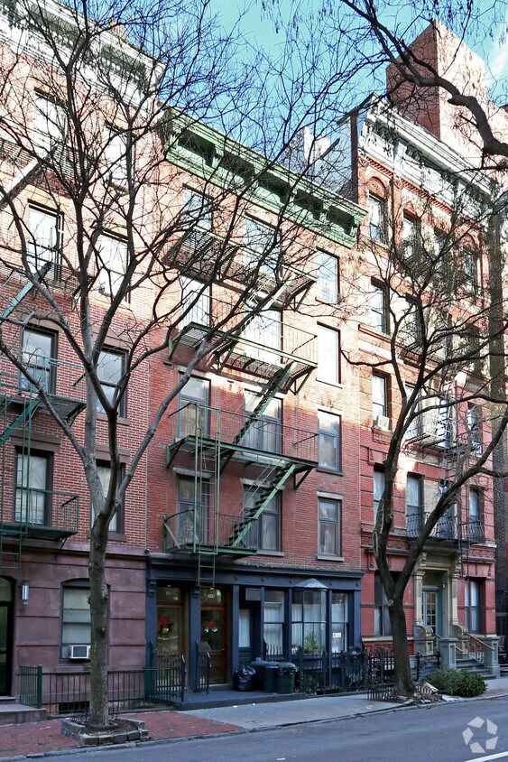 CON 21. 307 ¡St - 305-307 W 21st St