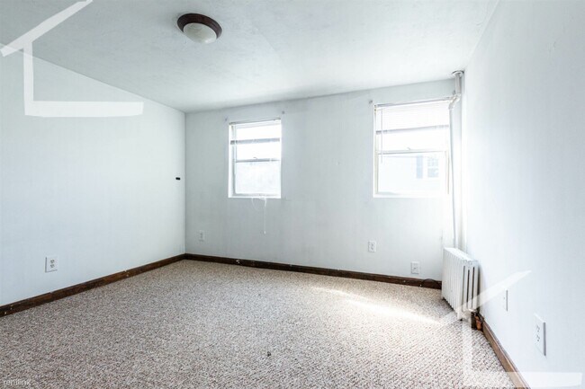 Foto del edificio - 4 br, 1 bath Duplex - 6 Shepard St 6