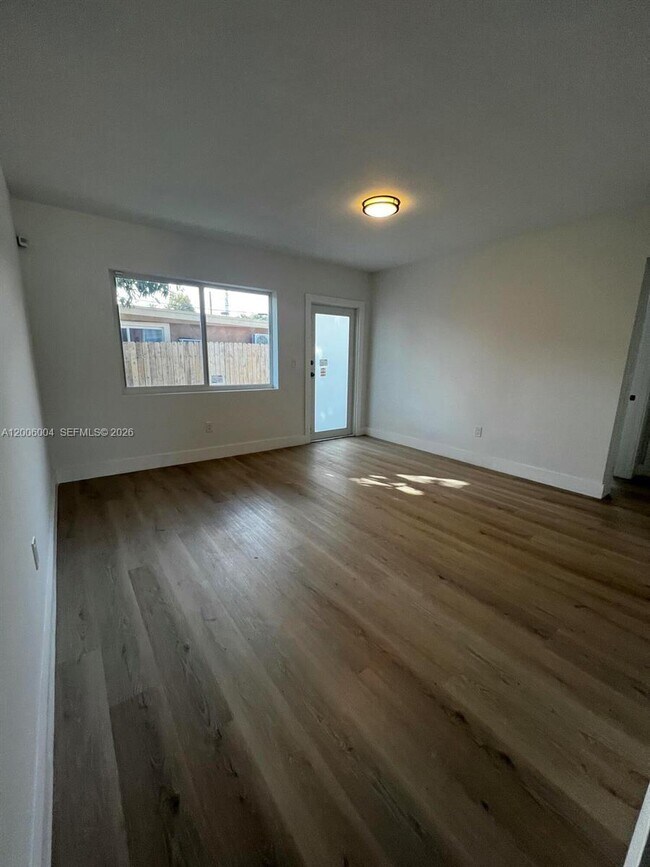 Foto del edificio - 2041 NW 2nd St