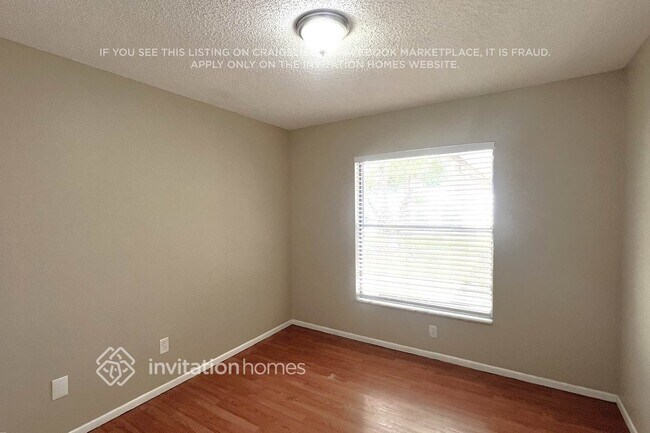 Foto del edificio - 15616 Hidden Lake Cir
