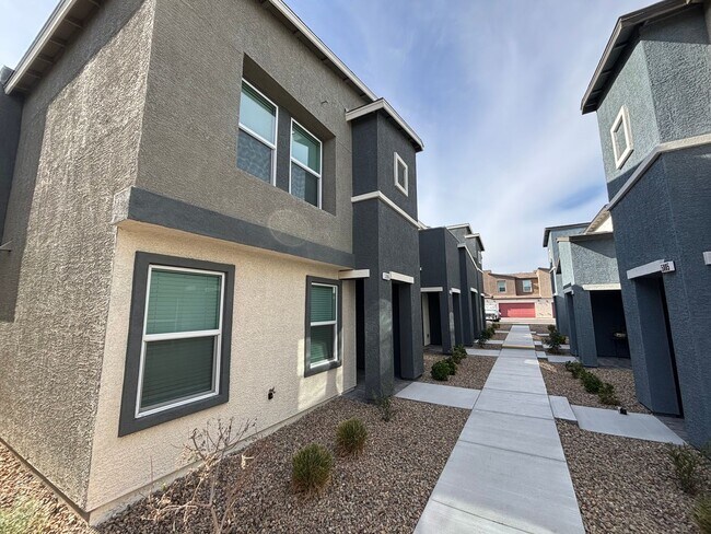 Foto del edificio - Charming 3Bed/2.5Bath/2Car Townhouse located in Northwest Las Vegas