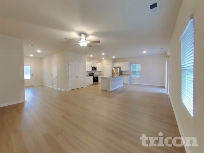 Foto del edificio - 6432 Lowe Ln