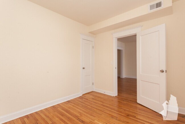 Foto del edificio - 1524 N Kedzie Ave