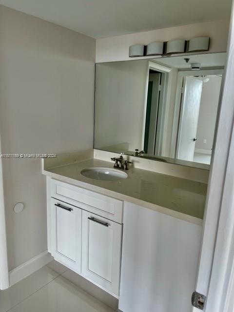 Building Photo - 20515 E Country Club Dr