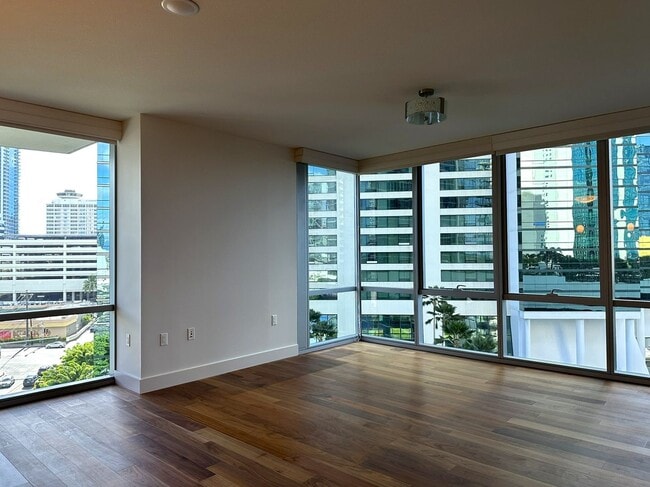 Foto del edificio - Waihonua at Kewalo 3BR/2BA/2PK