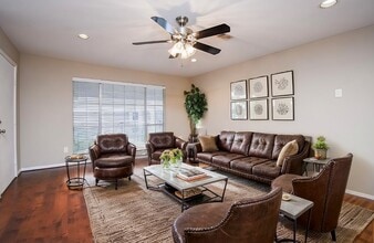 Building Photo - 5343 Richmond Ave.