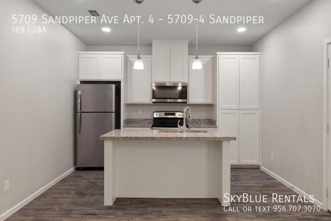 Building Photo - 5709 Sandpiper Ave