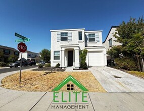 Building Photo - 14 Aurum Park Ct