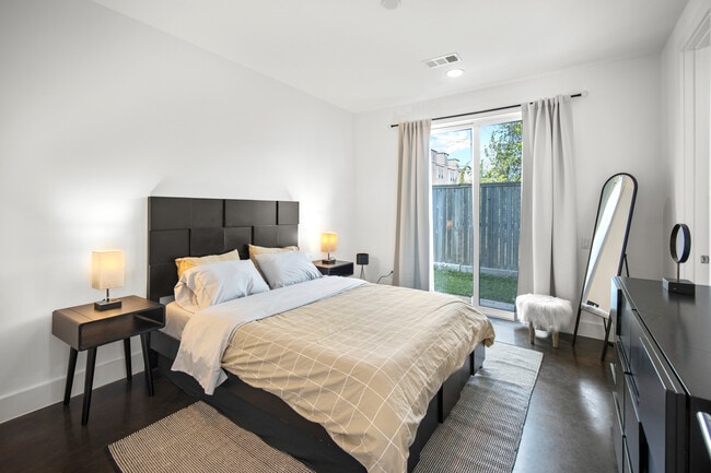 Foto del edificio - 2803 Decker Pl.