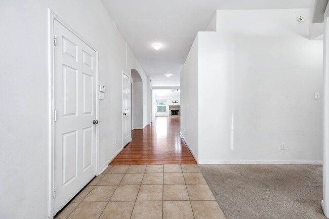 Foto del edificio - 7814 Rocky Peak Ln