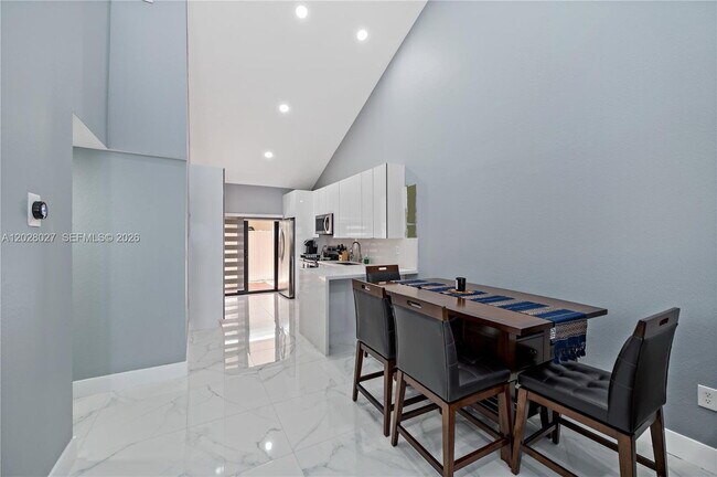 Foto del edificio - 9046 NW 121st Terrace