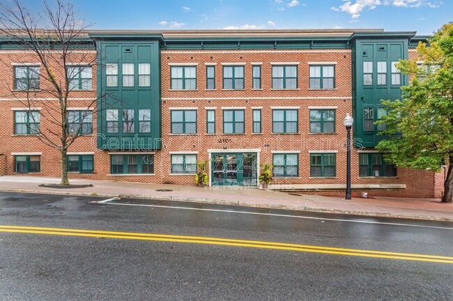 Building Photo - 2101 N Monroe St