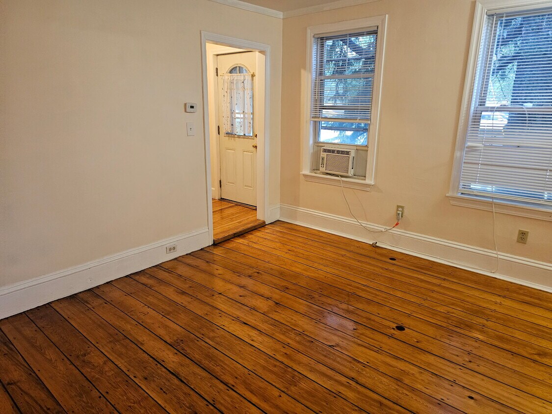 Building Photo - 207A Copeland St