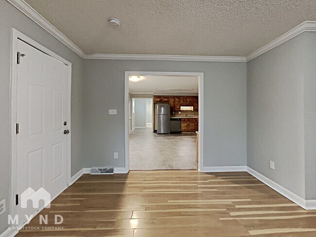 Building Photo - 10024 Fireside Ln