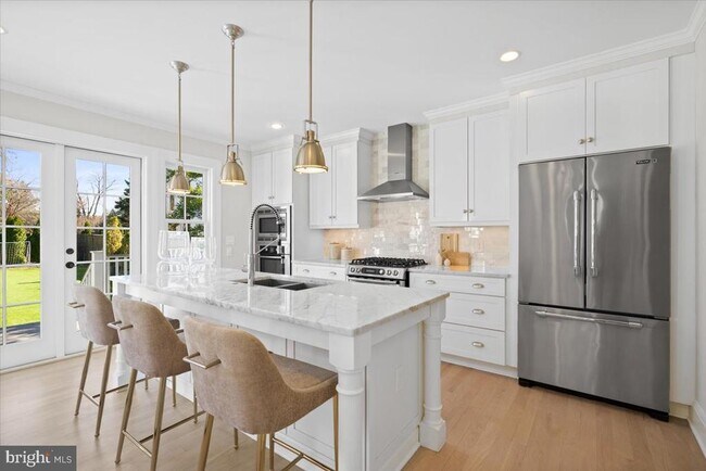 Building Photo - 3213 Foxhall Rd NW