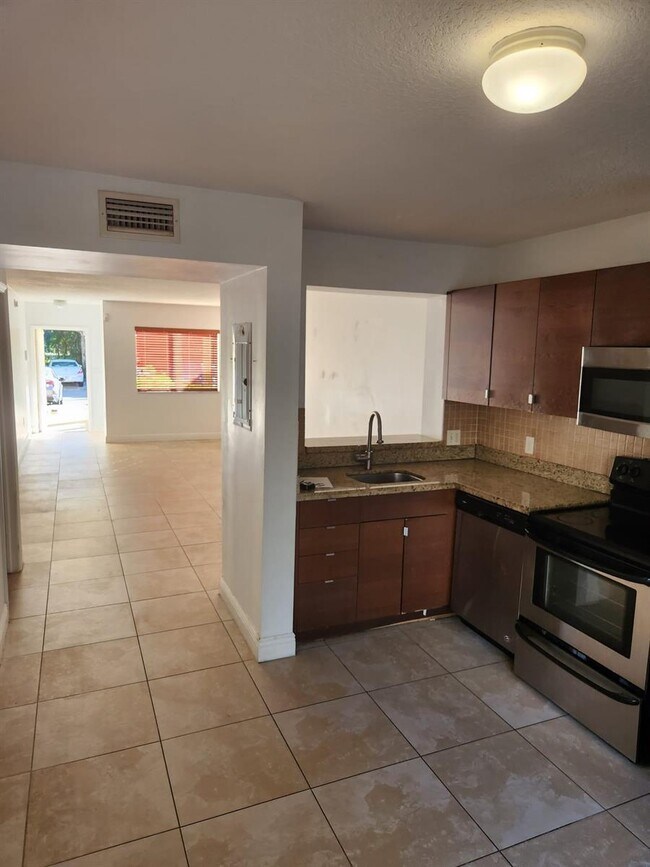 Foto del edificio - 4785 SW 62nd Ave