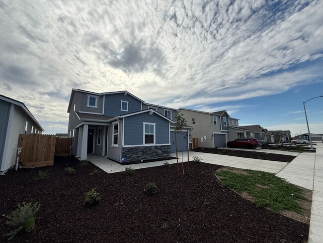 Building Photo - Stunning New-Construction two-story home 5bed 3bath