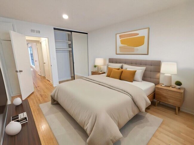 Foto del edificio - 817 S Windsor Blvd