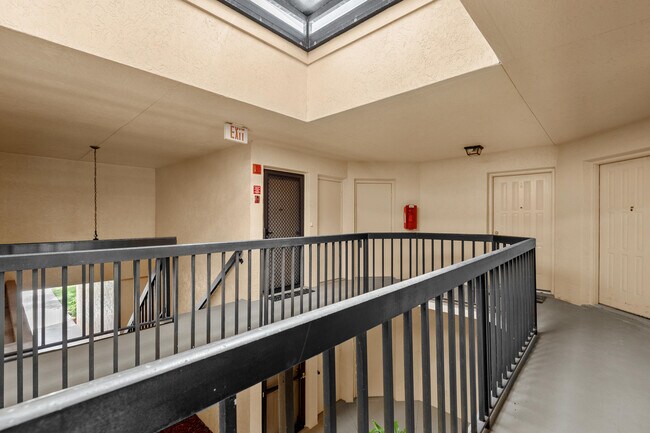 Foto del edificio - 2083 NE Collins Cir