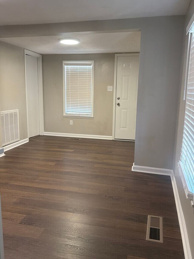 Foto del edificio - 2515 Cedar Ln