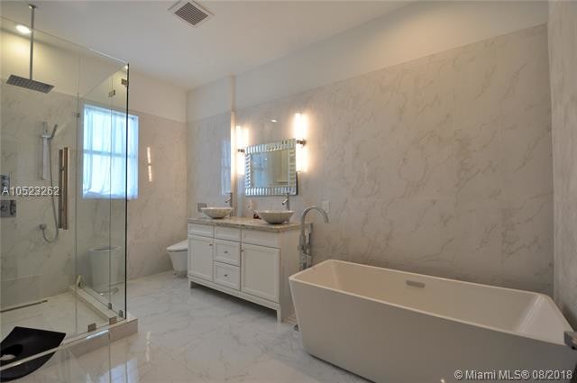 Foto del edificio - 1865 S Ocean Dr