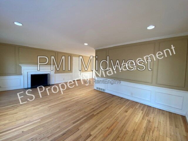 Building Photo - 3353 W 42nd St