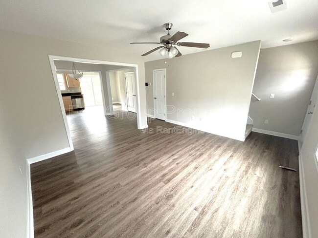 Foto del edificio - 566 Kirk St