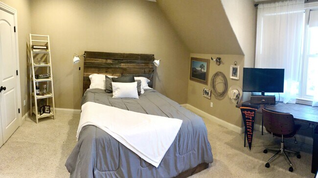 Foto del edificio - 1604B Shackleford Rd