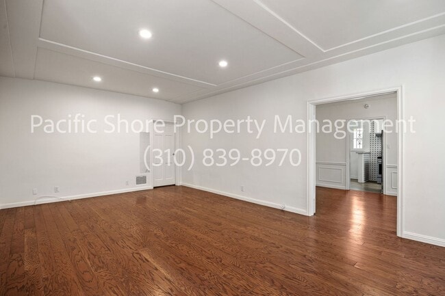 Building Photo - 458 S Roxbury Dr