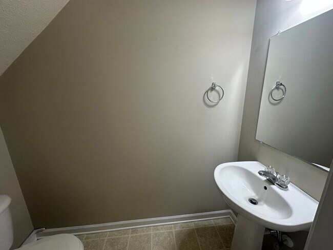 Foto del edificio - 131 Primrose Ln