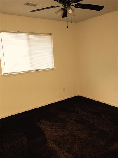 Building Photo - 523 S F ST - 3 BEDROOM 2 BATH - TULARE