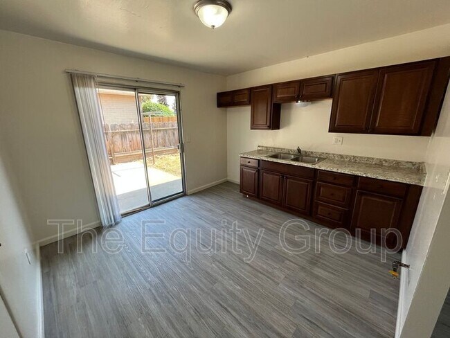 Building Photo - 397 S Valencia Blvd