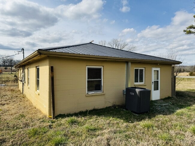 Building Photo - 5780 Fry Gap Rd