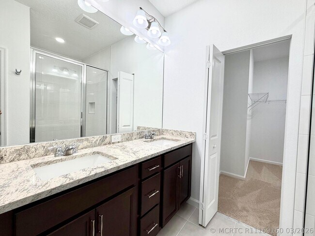 Building Photo - 4093 Longwood Lake Sq