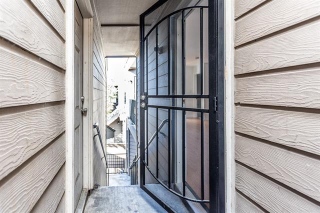 Foto del edificio - 9817 Walnut St