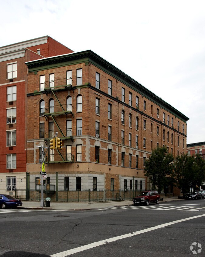 Foto del edificio - 2224 Eighth Ave