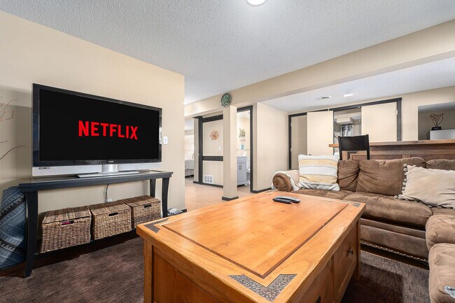 Foto del edificio - 2510 Cherry Ln