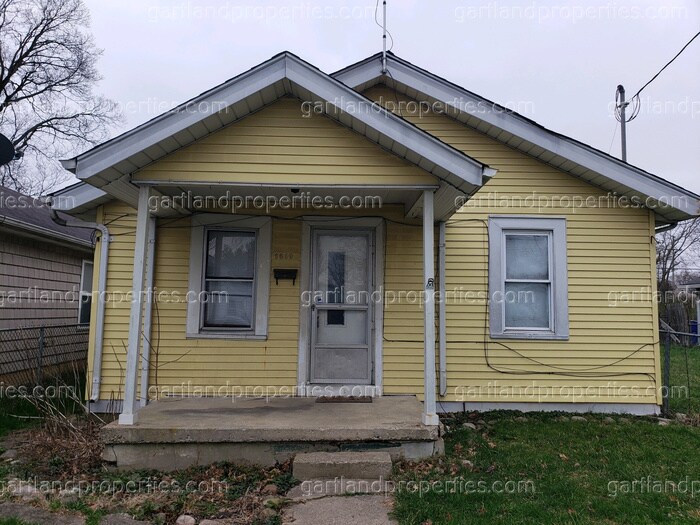 Primary Photo - Franklin decent house including appliances...