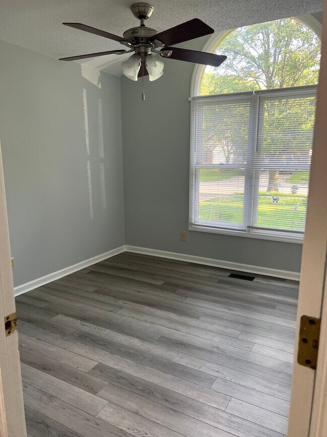 Building Photo - 3 Bedroom 2 Bath House in Gentry
