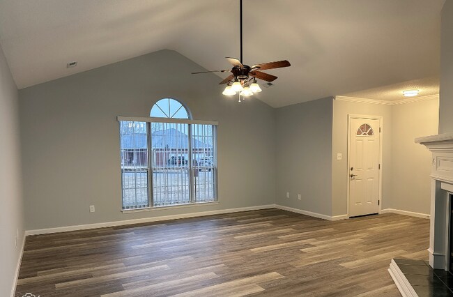 Foto del edificio - 100 Patra Dr