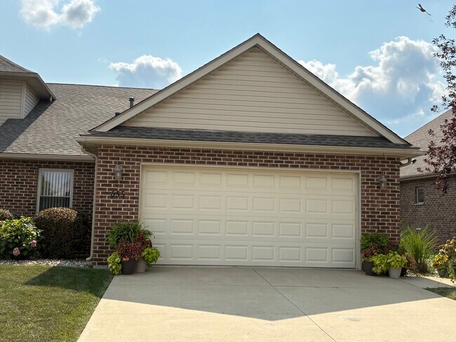 Foto del edificio - 655 N Edgemere Dr